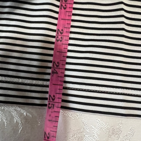 Nike VCU logo women’s polo black and white size Med short sleeve - Picture 10 of 10